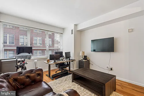 1425 Locust St #4E Photo 1