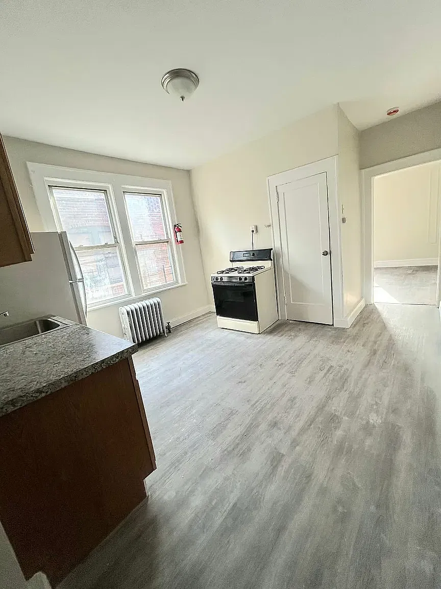 2 bed, 800 sqft, $1,699 — Photo 3
