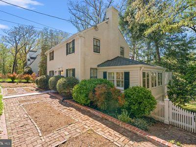 6032 Grove Dr, Alexandria, VA, 22307