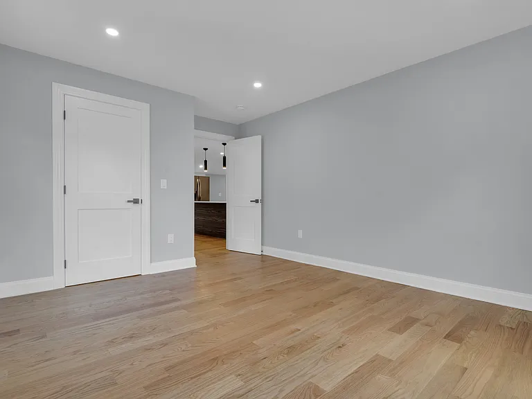 1 Rockingham Ave #1 — Photo 8
