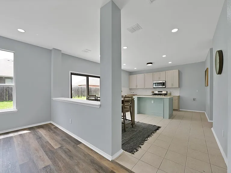 137 Heritage Dr — Photo 15