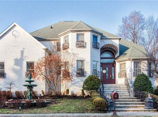 2 Bennett Ave, Monroe Township, NJ 08831