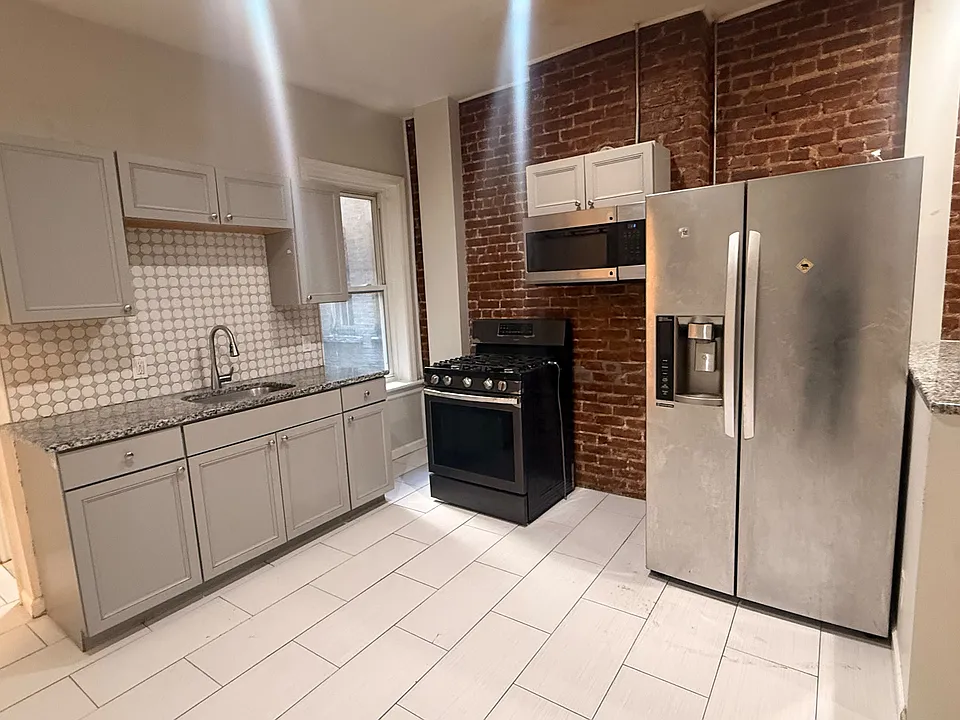 938 Westside Ave #1E