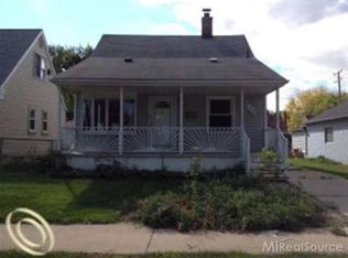 711 Garfield Ave, Lincoln Park, MI 48146