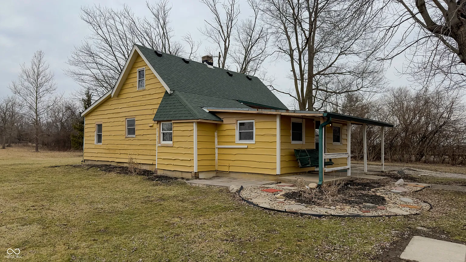 10565 E Southport Rd photo 1