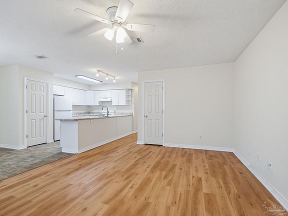 4th image of 5512 Woodsman Ct