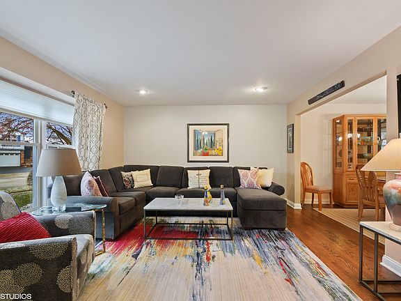 5th image of 500 E Beech Dr