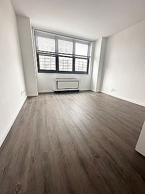 1st image of 200 E 72nd St APT 9A