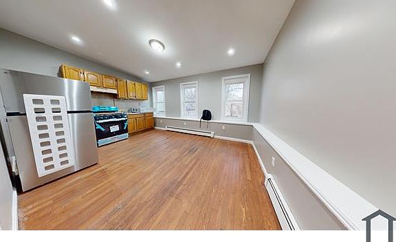 2nd image of 434 Port Richmond Ave #2R