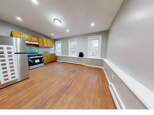 434 Port Richmond Ave #2R, Staten Island, NY 10302