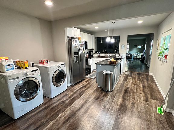 4th image of 1605 Montrose Dr