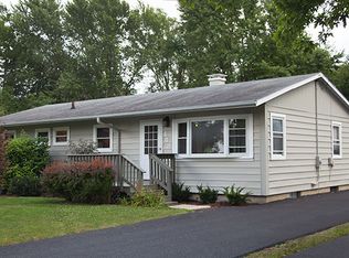 448 Davis Rd, Batavia, IL 60510