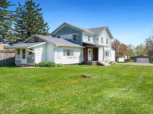 108 N Locust Ave, Forreston, IL 61030