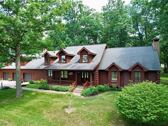 3rd image of 1098 Mace Rd NE