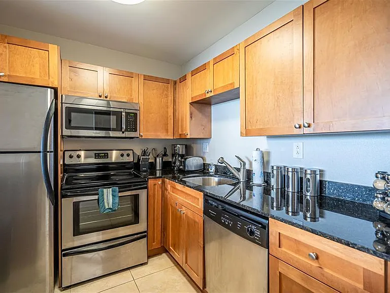 1830 Embassy Dr #409 — Photo 5