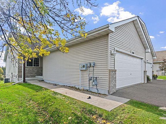 3rd image of 1649 Lakeridge Way