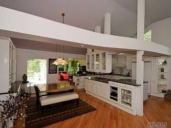 5th image of 90 Mimosa Dr