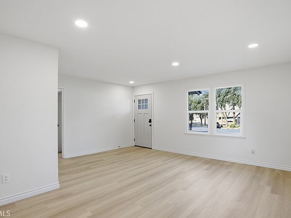 4th image of 8574 Holly Ln
