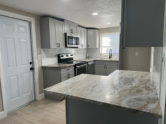 3rd image of 7605 Embassy Blvd