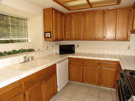 2nd image of 2208 Corral Dr