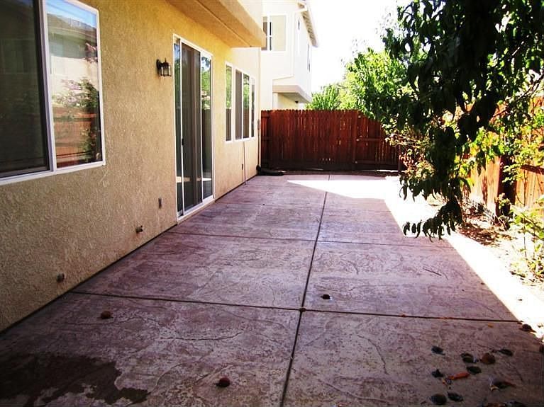 2nd image of 5623 Daffodil Cir