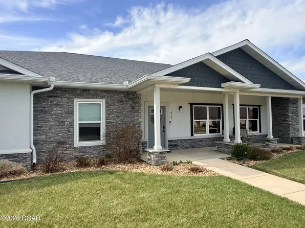 1929 Bluebird Way, Carthage, MO 64836