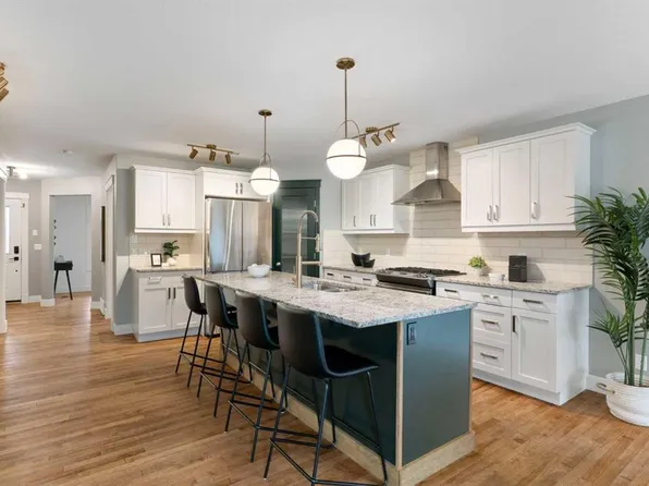 170 W Ravenskirk Rd SE, Airdrie, AB T4A 0K7