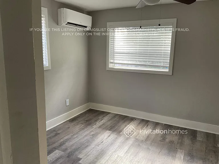 450 Iris Rd — Photo 7