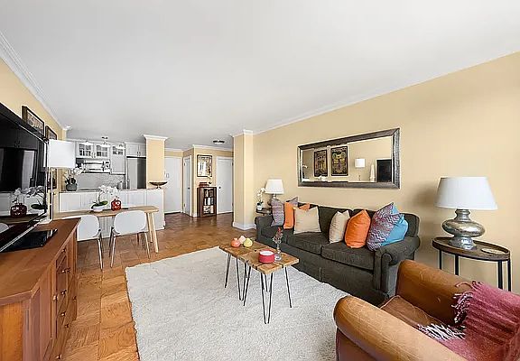 2nd image of 200 W 79th St APT 11K