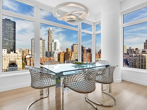 3rd image of 400 E 67th St APT 17B