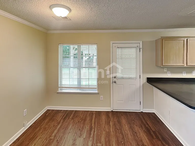 2253 Joann Dr — Photo 4