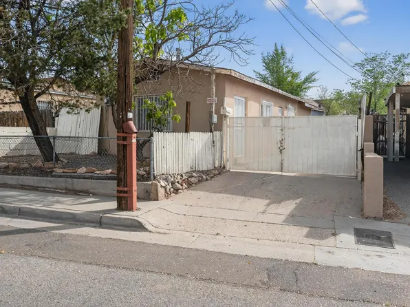 1022 1/2 Edith Blvd NE, Albuquerque, NM 87102