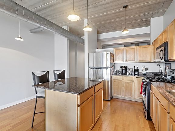 4th image of 3260 N Clark St APT 408