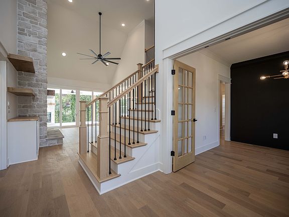 2nd image of 4 Holly Grove Rd