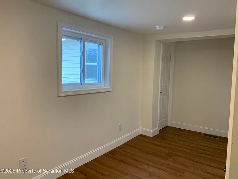 318 Simrell Rd — Photo 24
