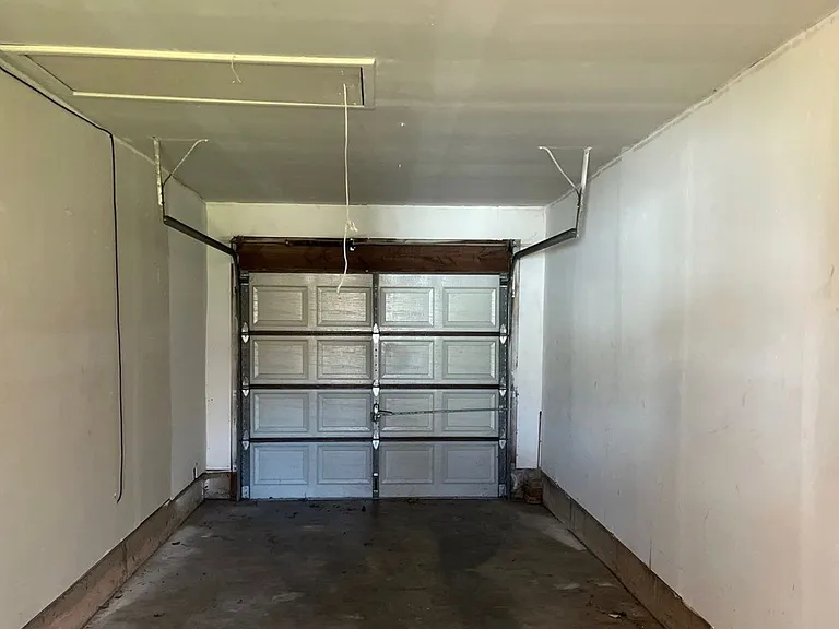 955 SW 4th Pl — Photo 34