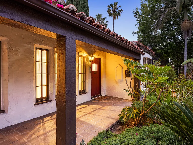 1169 S Sierra Bonita Ave — Photo 4