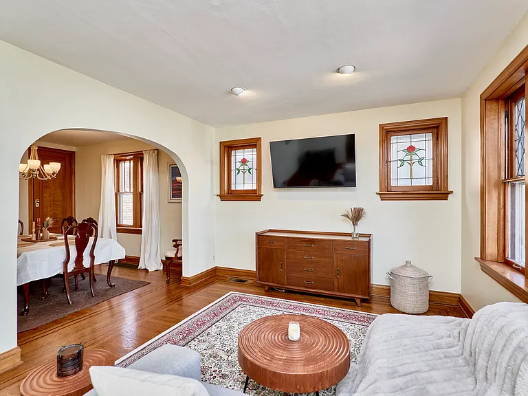 5210 Pernod Ave — Photo 6