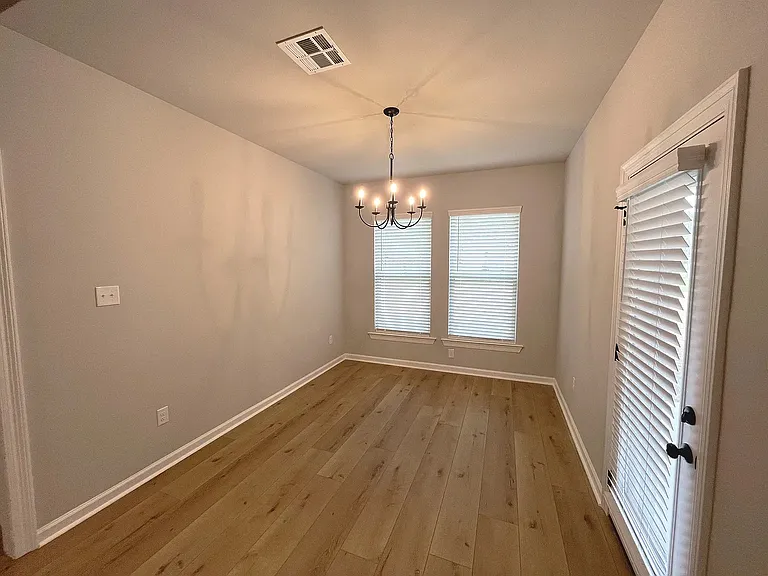 121 Dutchman Dr — Photo 4