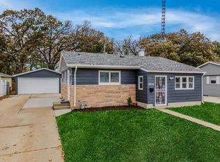 2026 84th St, Kenosha, WI 53143
