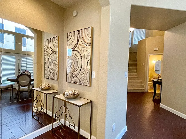 1147 E Amberwood Dr — Photo 13
