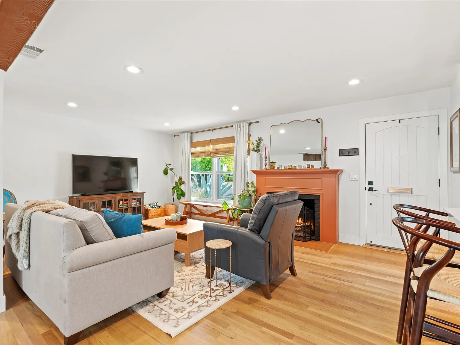 3 bed, $5,400 — Photo 3