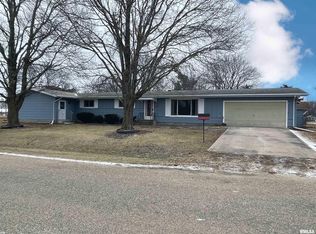 105 West St, Victoria, IL 61485