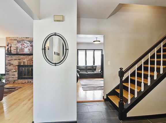 3rd image of 1312 Appletree Ln #1312