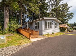 505 Shorepines Pl, Coos Bay, OR 97420