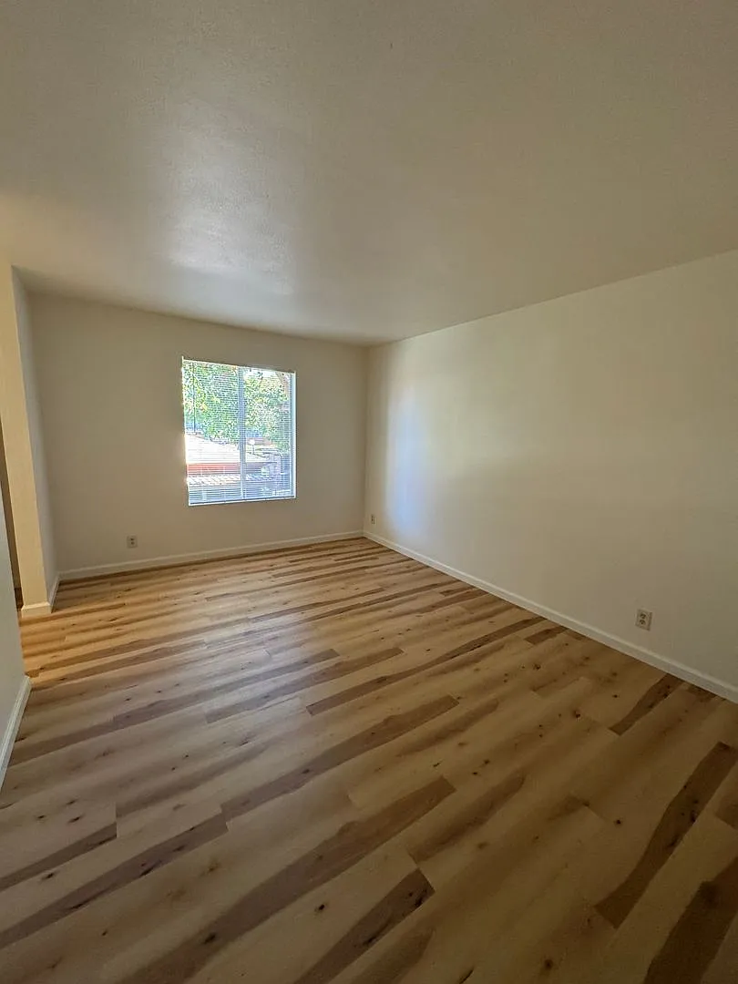 38500 Paseo Padre 215 2 Bedroom 1 Bath — Photo 3