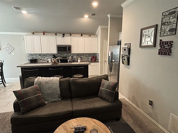 4th image of 273 Eden Dr