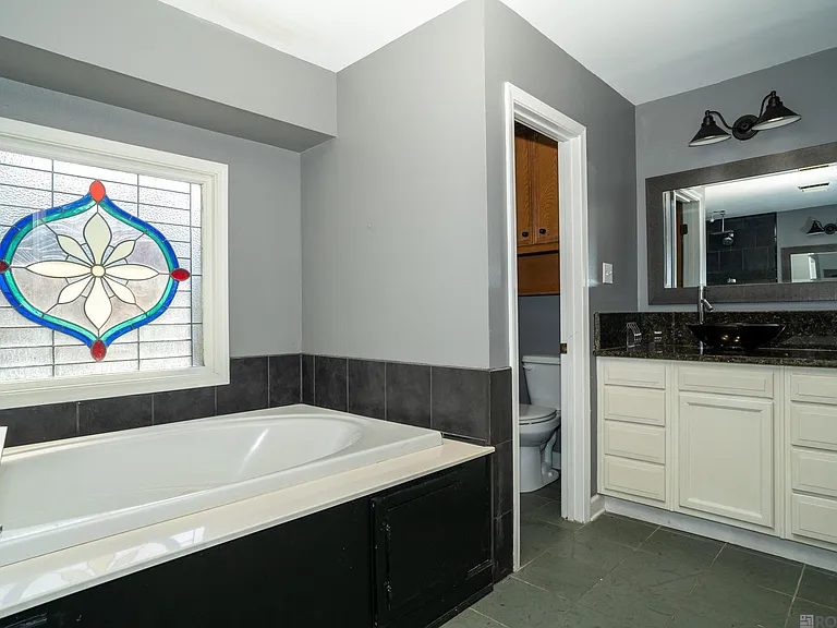 3736 Sessions Dr — Photo 16