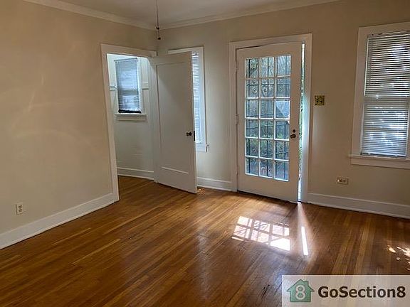 3rd image of 1937 W Washington Blvd