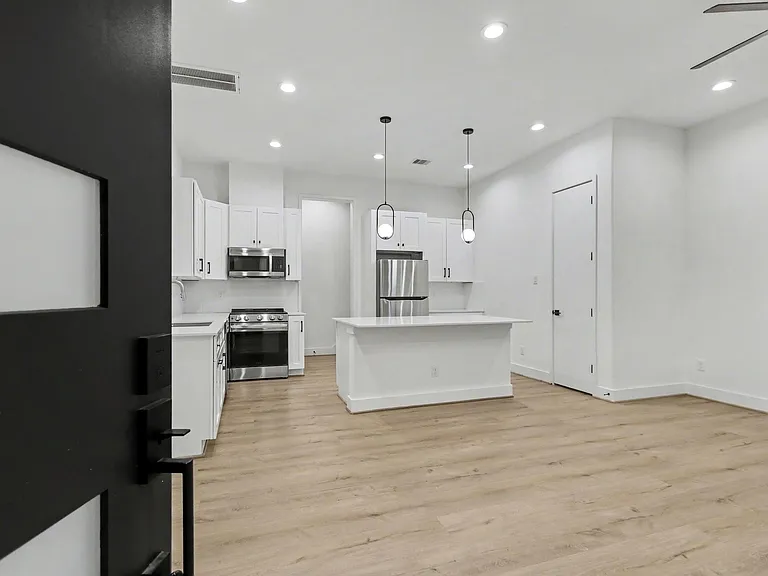 203 Danna Ln #A — Photo 2